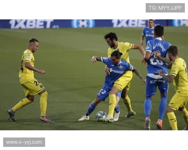 坎斯大班与珀斯野猫的激烈对决谁能在赛场上笑到最后